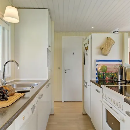 Eddy - 50m From The Sea By Interhome *