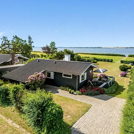 Eddy - 50m From The Sea By Interhome *